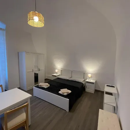 69 - Camera Comasia Apartamento Corato