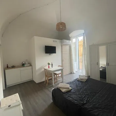 69 - Camera Comasia Apartment *